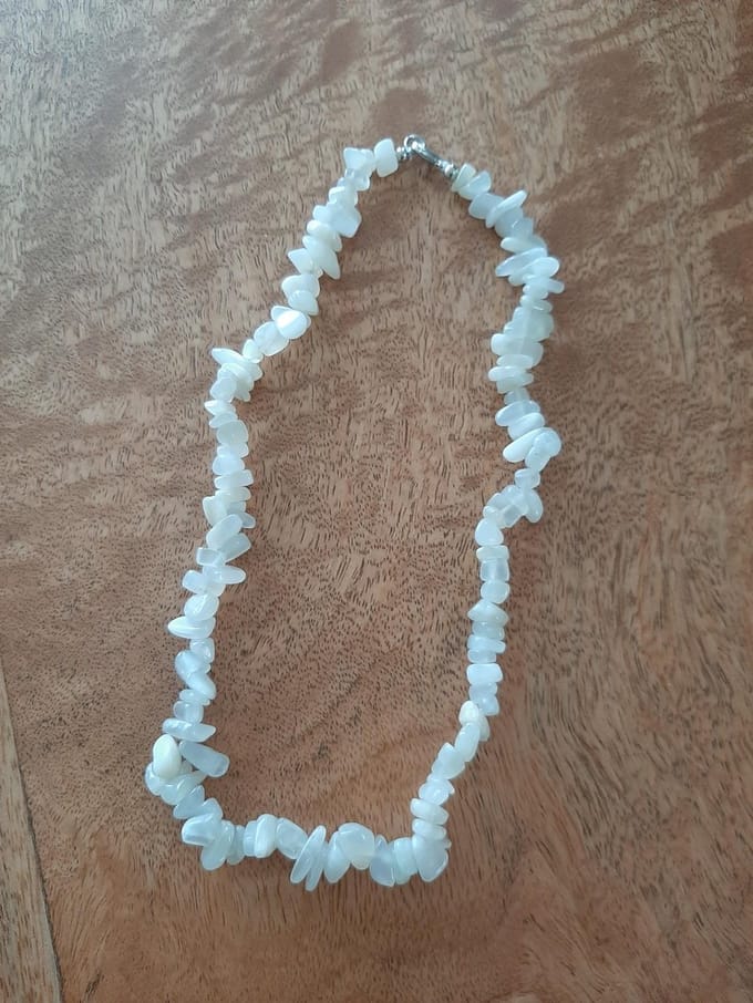 Maansteen wit splitketting