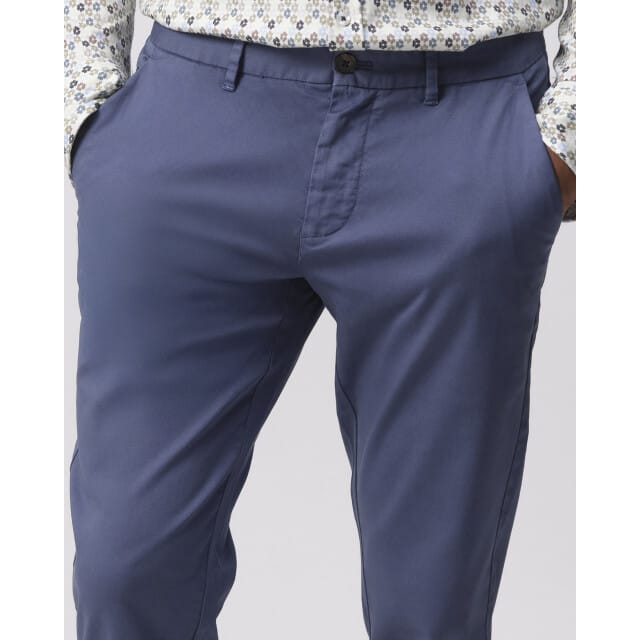 Campbell Henry chino