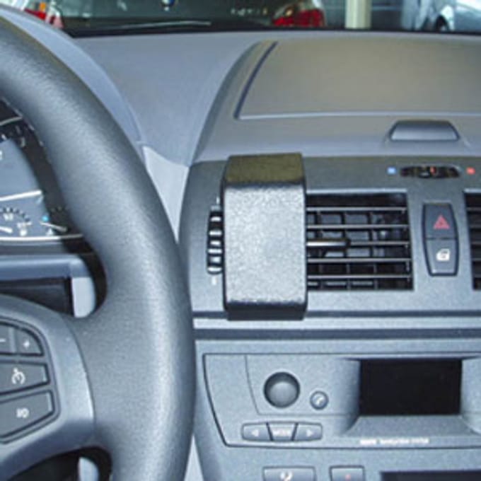 Brodit center mount v. BMW X3 04