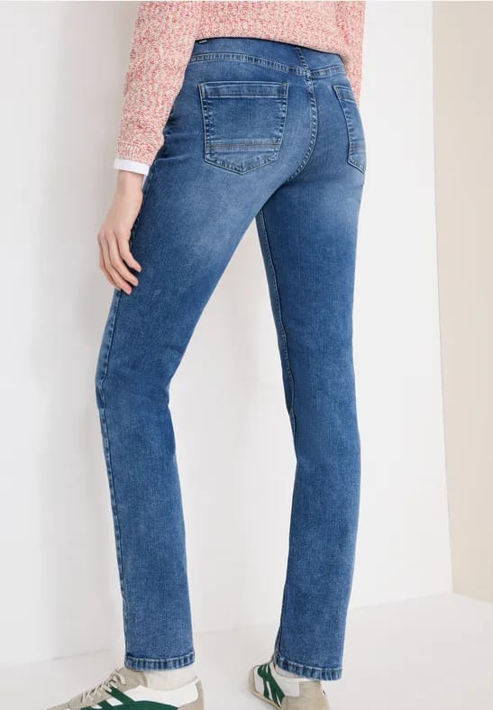 Straight Legs jeans