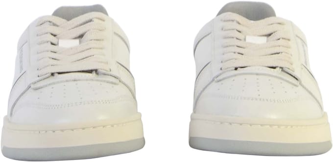 Aantrekkelijke leren sneakers