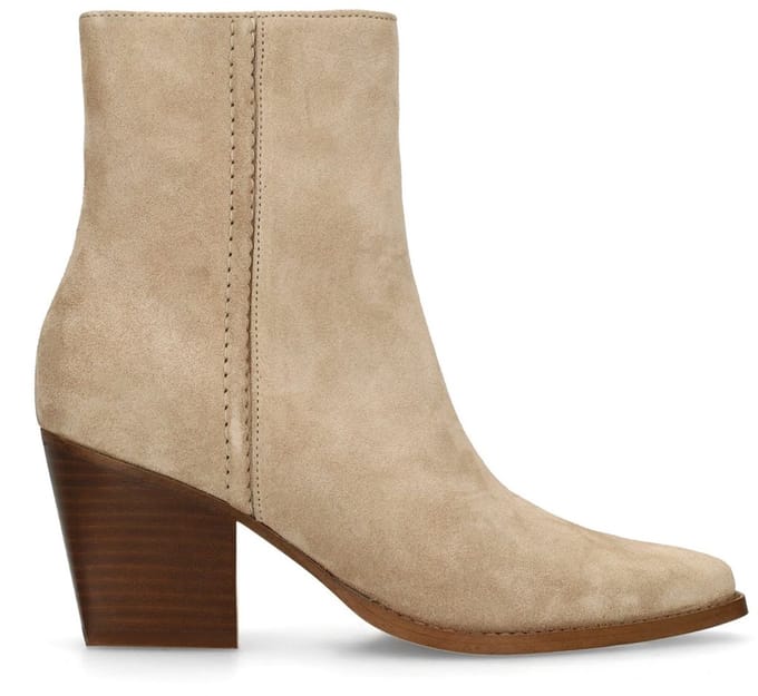Manfield - Dames - Beige suède enkellaarsjes met hak - Maat 37