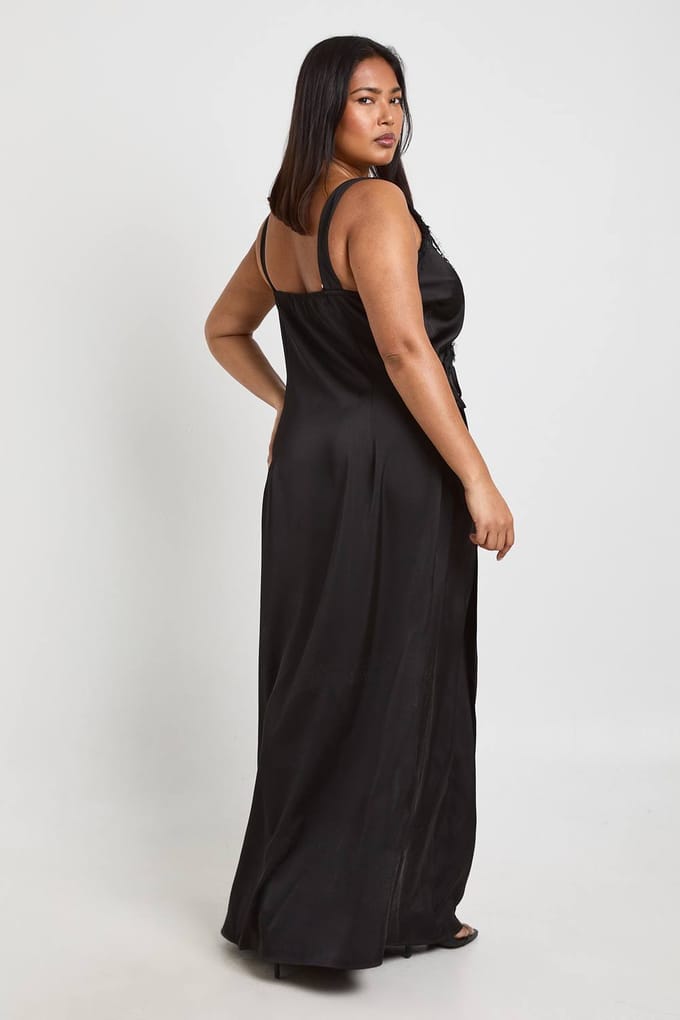 boohoo Dames Plus Kanten Rand Wikkel Satijn Maxi Jurk | Zwart | Maat: 44
