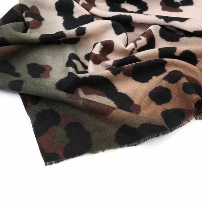 sjaal met print - kleur verloop naar groen - luxe - cadeau tip