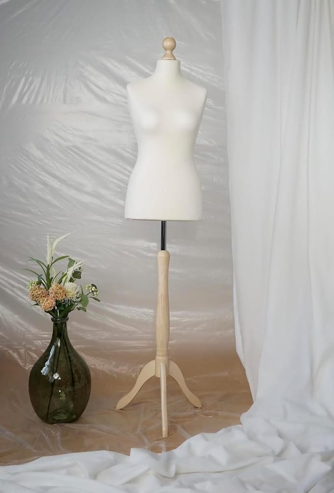 Naaipop Vrouwelijk Model - Kleermakerspop Torso - Kleding Ontwerpen - Naalden Prikbaar - Maat S 36 - Ecru