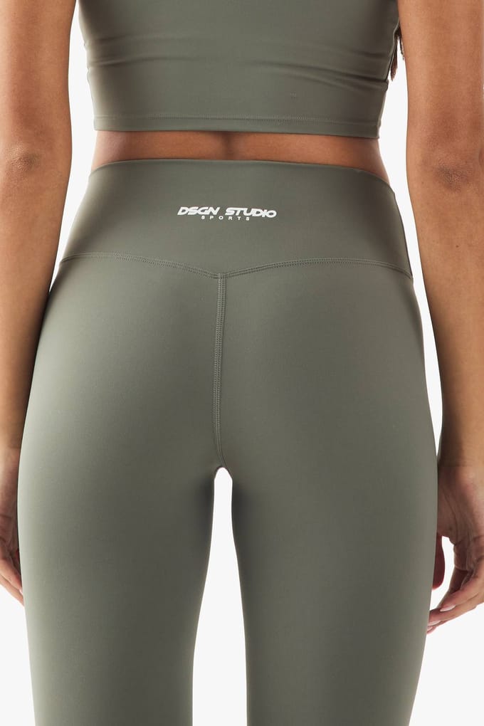 Dames DSGN Studio Highwaist Ultra Sculpt Legging | Kaki | Maat: XL
