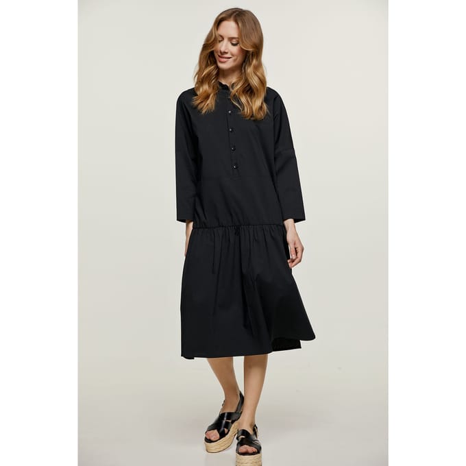 Oversized zwarte jurk met knopen