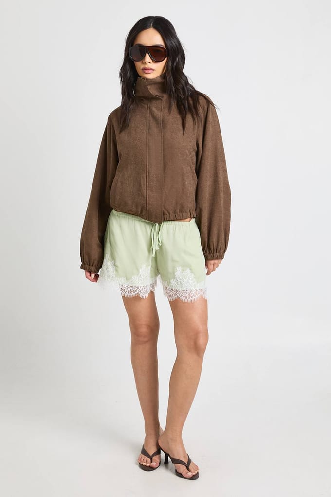 boohoo Dames Chiffon Shorts Met Kanten Bies | Pistache | Maat: 44