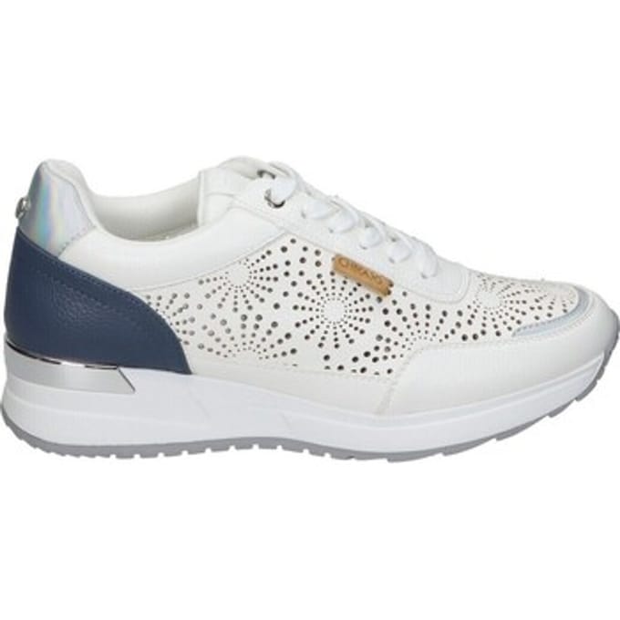 Lage Sneakers Chika 10 111905