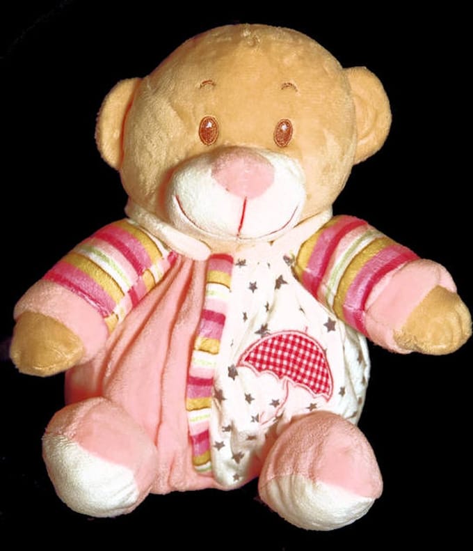 Knuffelbeer knuffel beer Denise Roze met Rammelaar 20cm