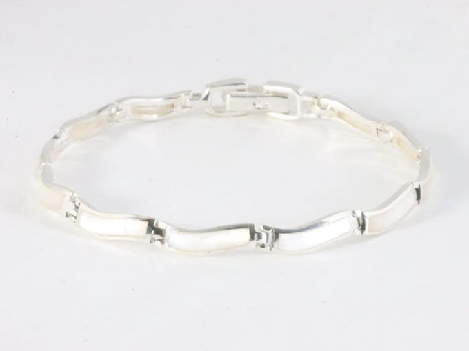 Fijne hoogglans zilveren armband met parelmoer