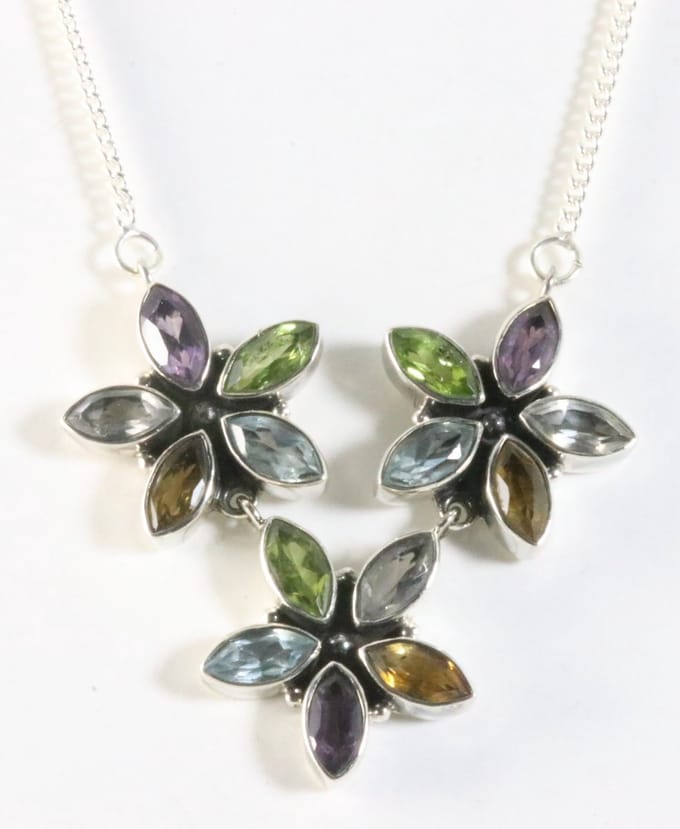 Zilveren ketting met multi color edelstenen