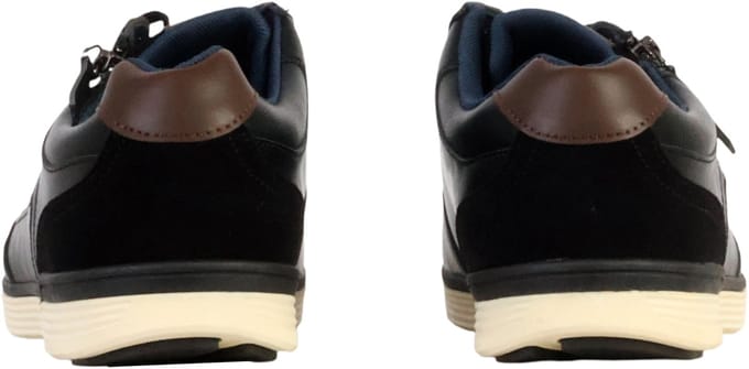 Lage sneakers met veters
