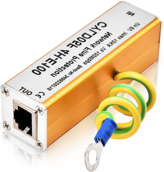 Ethernet Surge Protector - Netwerk Bliksem Beveiliger - Signalen Beveiligen - Multilevel Bescherming - 5 Volt - default