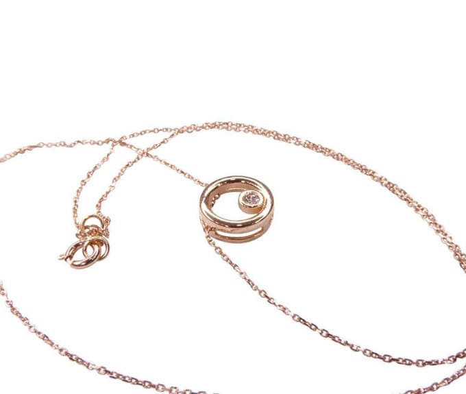 Wit gouden ketting met cirkel hanger