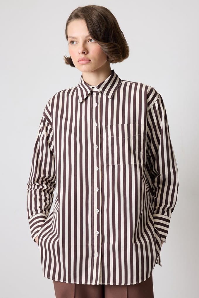Touché Privé - Oversized blouse met brede strepen - Bruin - Dames