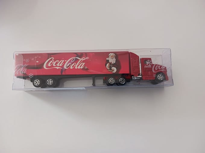 COCA COLA TRUCK MACK CHRISTMAS 2004 1:87 IN BOX METAL