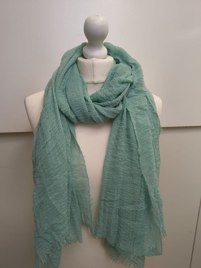 Lange gekreukelde dames sjaal Zoe-effen aquamarine