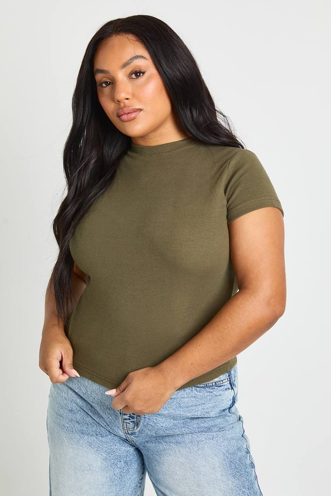 boohoo Dames Plus Rib Getailleerde Top met Korte Mouwen | Kaki | Maat: 44