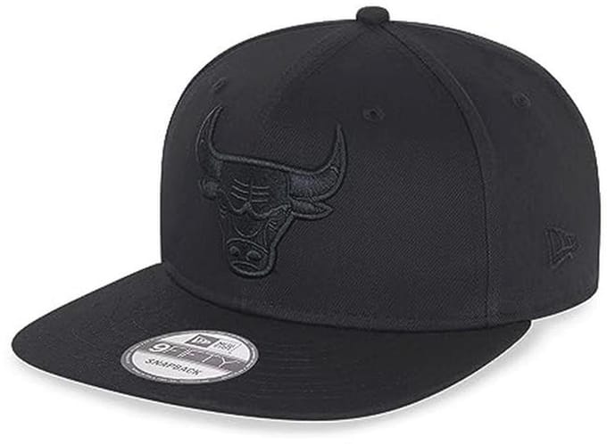 Chicago Bulls NBA Black on Black 9Fifty Snapback Cap