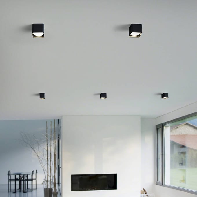 Helestra Dora LED plafondlamp hoekig mat zwart