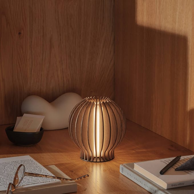 Please Wait to be Seated Radiant Draagbare Lamp H15 Gerookte Eik