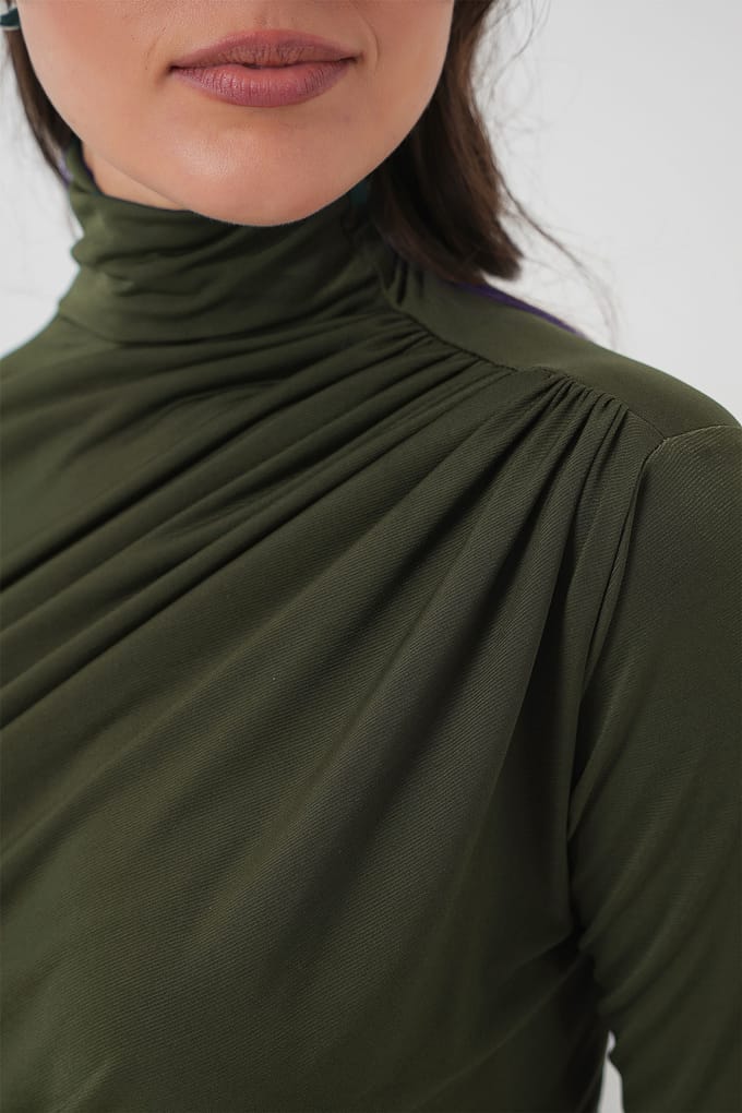 Aansluitende colblouse met drapeer-detail