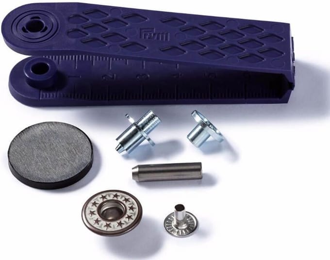PRYM JEANSKNOPEN, OPEN KAP STER, 17MM, OUD-MESSING, PER PAKJE (6 STUKS).