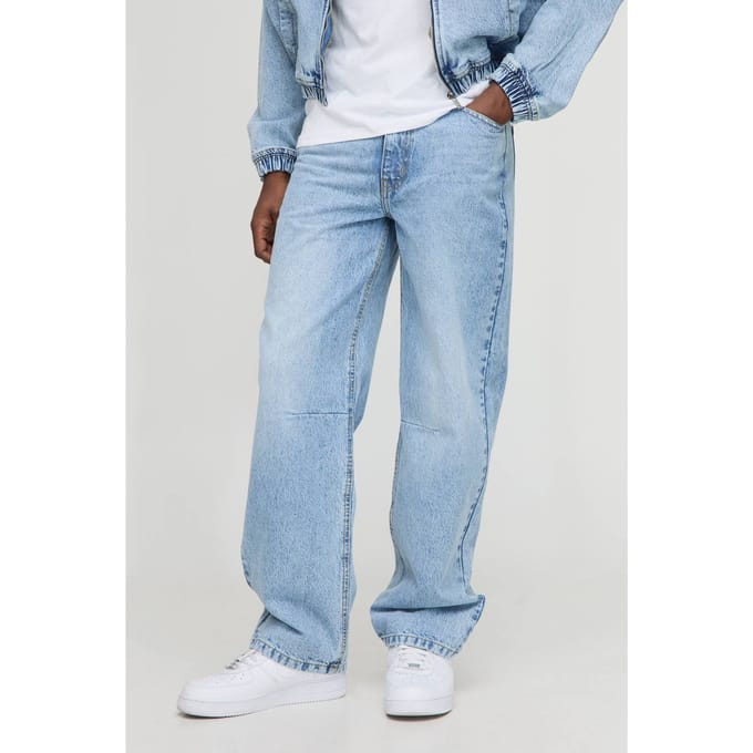 Relaxed Fit Gewassen Knee Dart Jeans | Light Blue | Size 32R