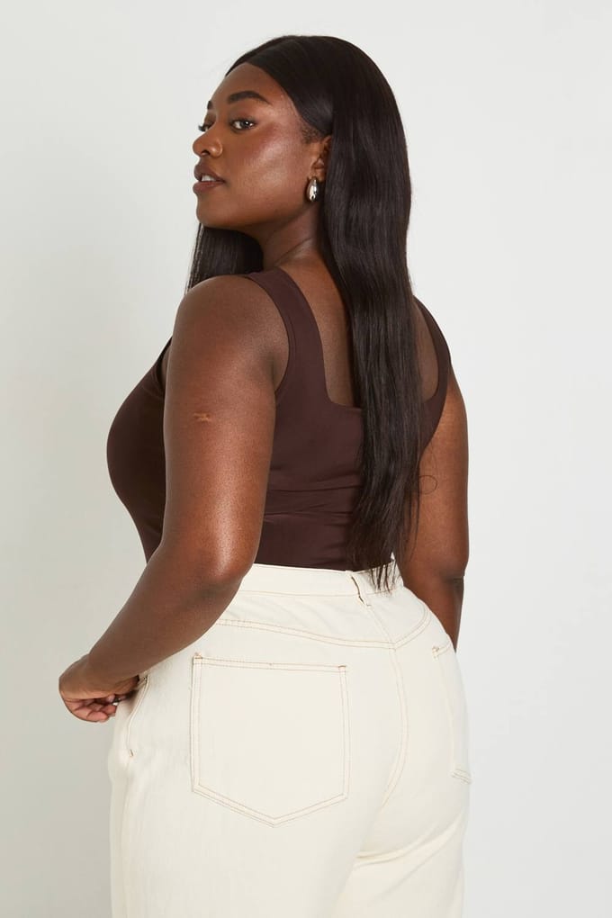 boohoo Dames Plus Dubbele Laag Slinky Bodysuit Met Vierkante Hals | Chocoladebruin | Maat: 52
