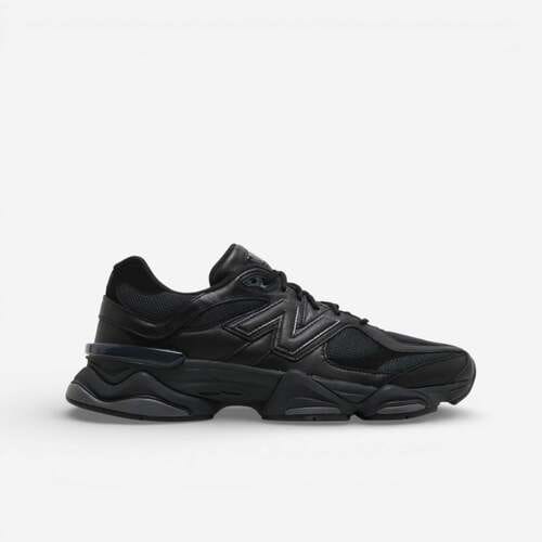Lage Sneakers New Balance 9060 Triple Black Leather