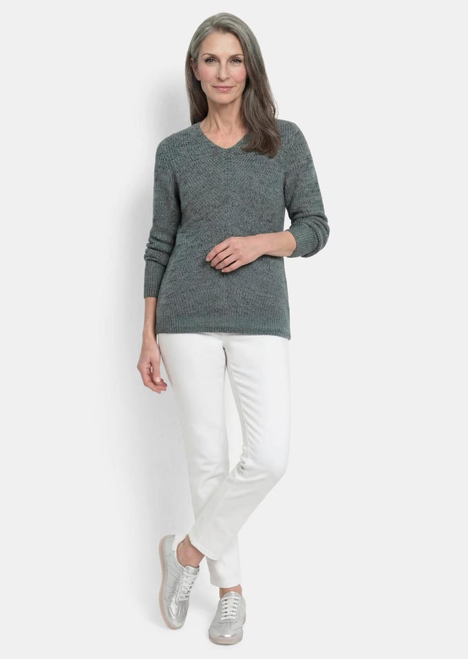 Tricot pullover met naadloze V-hals - grijsgroen - Gr. 24 van Goldner Fashion