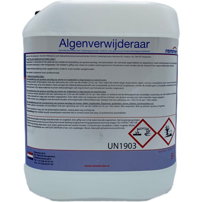 Algenverwijderaar geconcentreerd