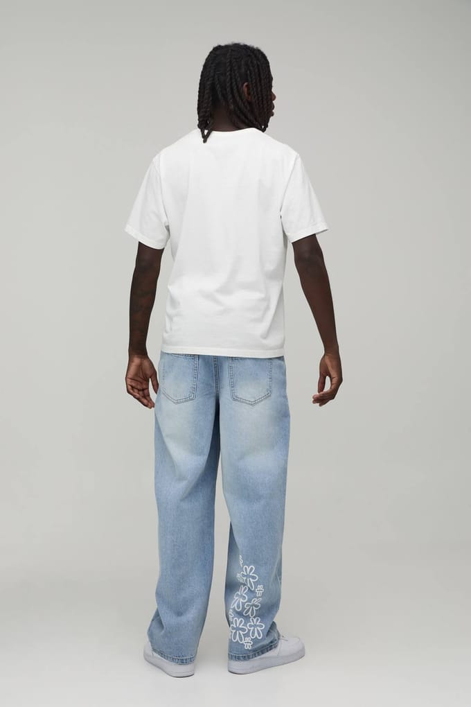 Relaxed Fit Jeans Met Bloemen Puff Print | Light Wash | Size 44R