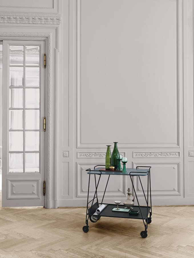 Gubi - Matégot trolley - midnight black - zwart