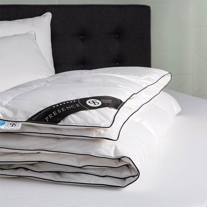 Dekbed-Discounter - Presence Dekbed 200 x 220 cm - 100% Dons - Verkoelend dekbed - Wasbaar op 40 graden - Schimmel- en bacteriewerend - Wit