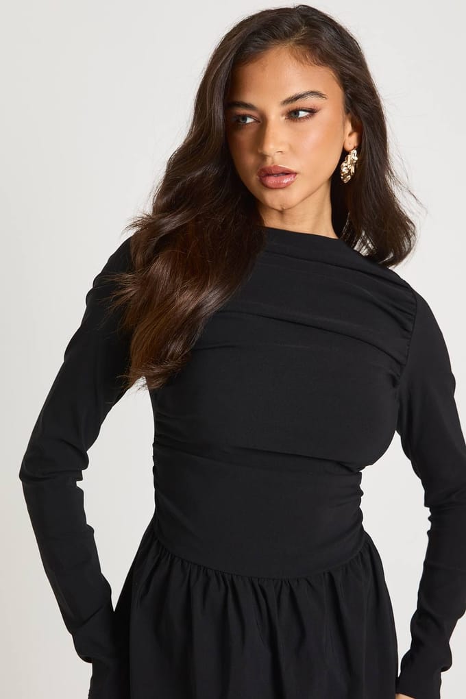 boohoo Dames Gerimpelde Mini Jurk met Verlaagde Taille en Lange Mouwen | Black | Maat: 8