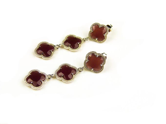model 3 Fiori oorringen in zilver 3 klavers bordeaux