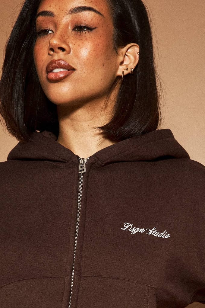 Dames Dsgn Studio Boxy Hoodie Met Rits | Dark Chocolate | Maat: Medium
