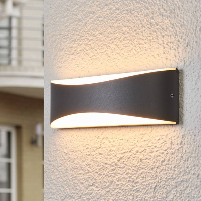 Lucande LED buiten wandlamp Akira, antraciet, breedte 23 cm