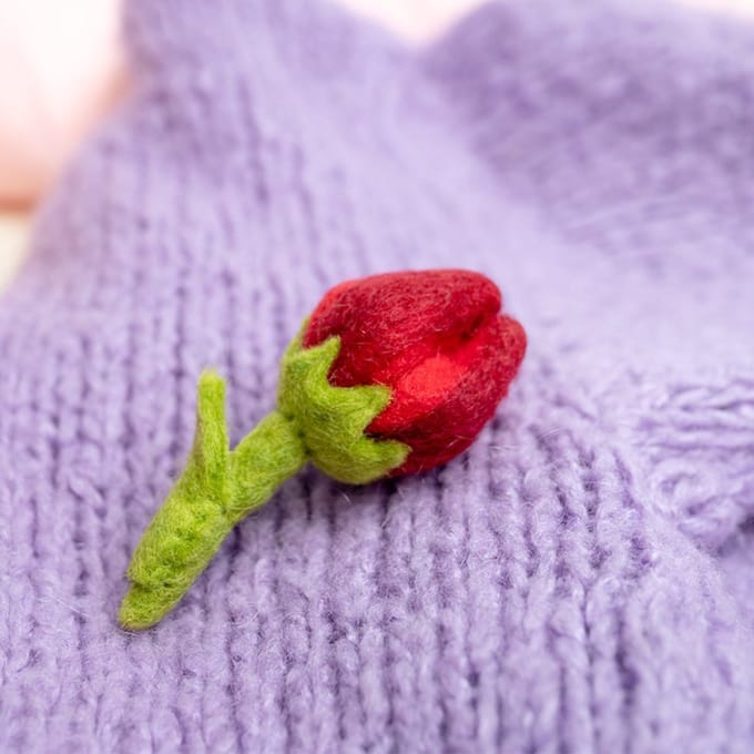 Vilten Broche bloem - Tulp Robin - Rood - 8cm