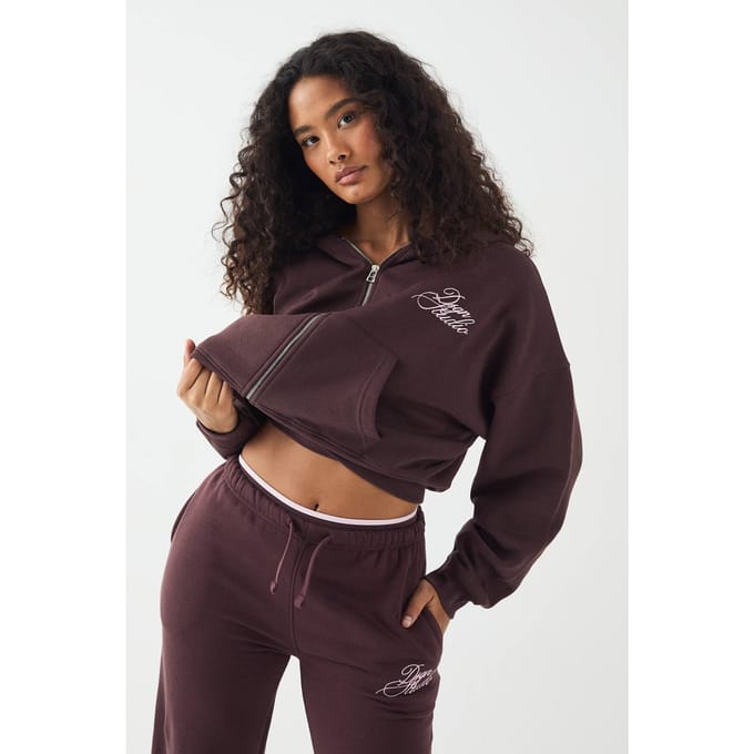 Dames DSGN Studio Contrast Script Boxy Crop Zip Through Hoodie | Chocoladebruin | Maat: Medium