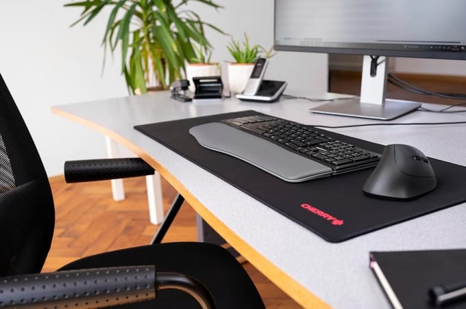 Ergonomisch Gebogen Toetsenbord met Memory Foam Polssteun - Bedraad QWERTY (UK Indeling)