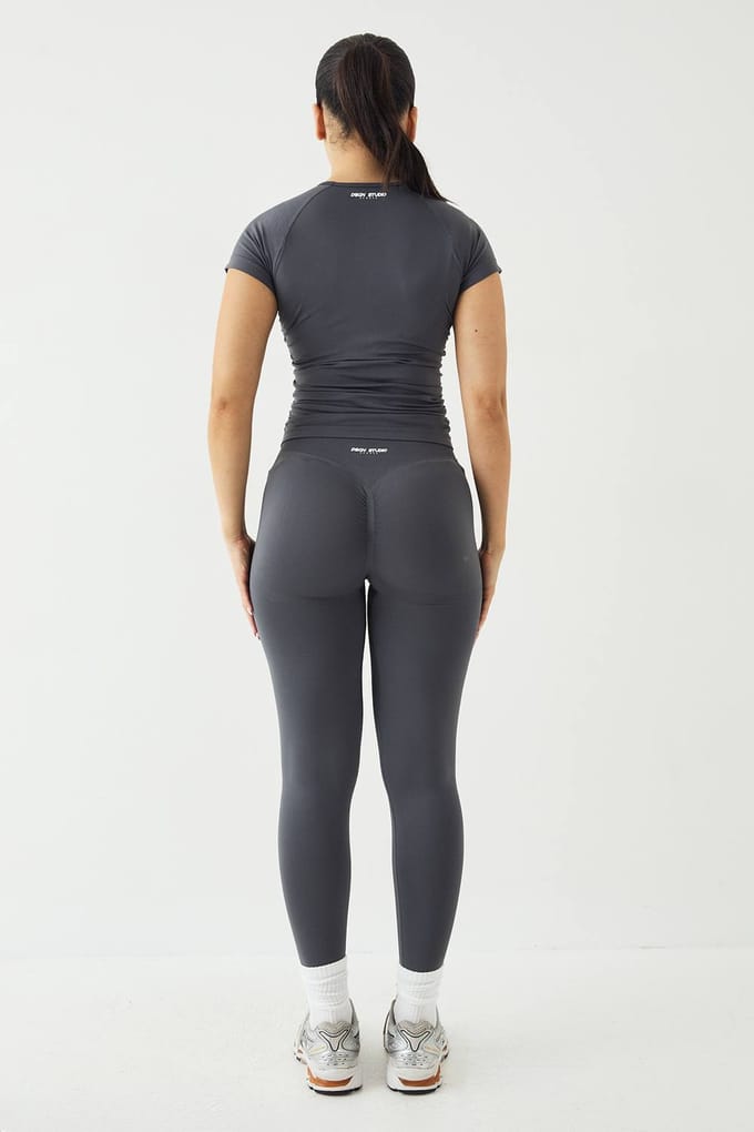 Dames DSGN Studio Sport Ultra Contour Billen Scrunch Naadloze Legging | Houtskool | Maat: Medium