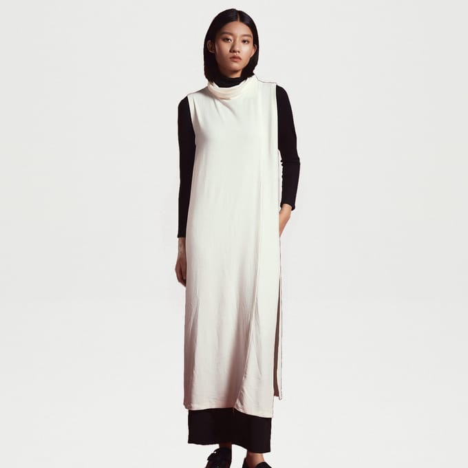 Lichte asymmetrische poncho