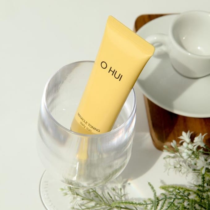 [O HUI] Miracle Toning Daily Sun SPF 50+ PA++++ 50ml yellow