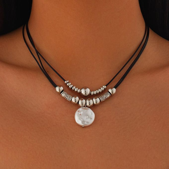 Collier de perles simple de niche mode, Collier pendentif tempérament pour femmes, Accessoire polyvalent pour les déplacements quotidiens argenté