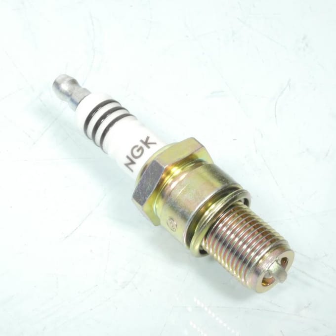 Boite de 4 bougie d'allumage NGK B10EVX / 7335 pour moto Neuf
