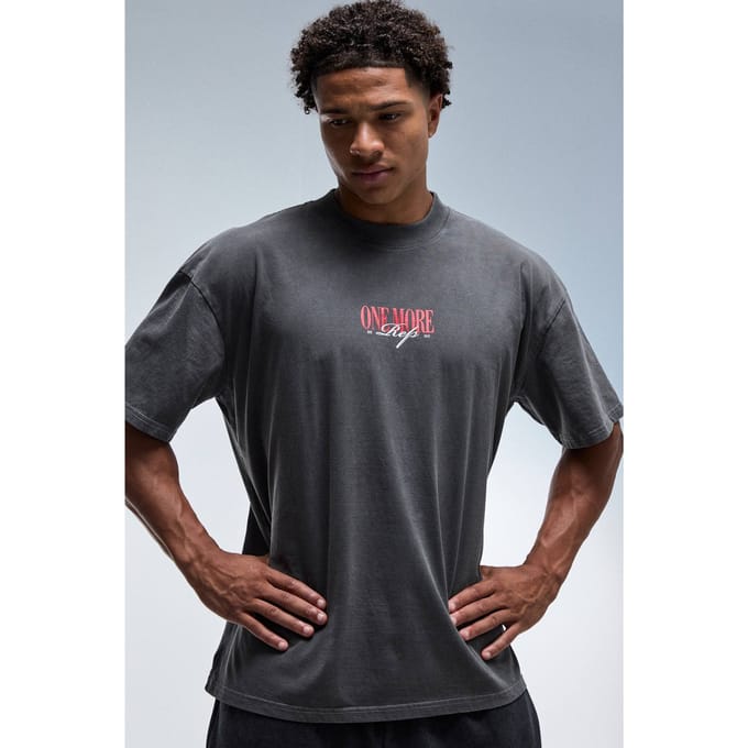 One More Rep Script Front Oversized Washed T-shirt Met Verlengde Hals | Black | Size XL