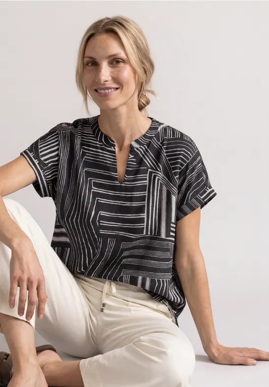 Shirt met afhangende schouders en split in de hals